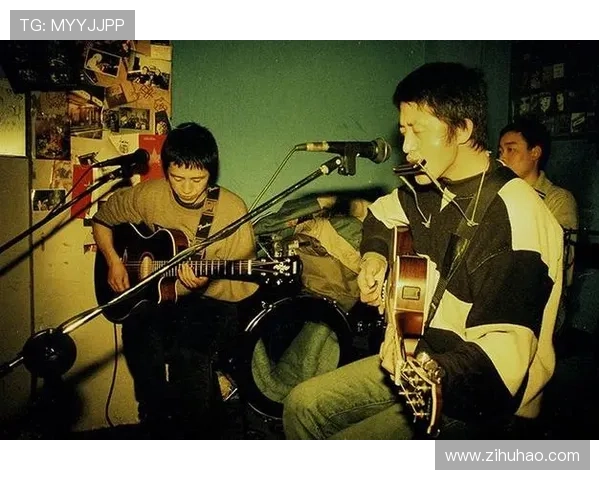 低肩乐队：摇滚灵魂的低语，青春心跳的共鸣